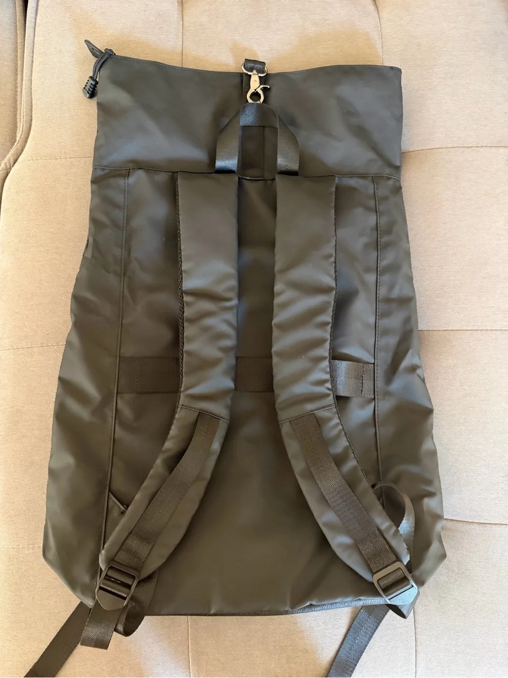 Black Roll-Top Men's Backpack with Front Buckle